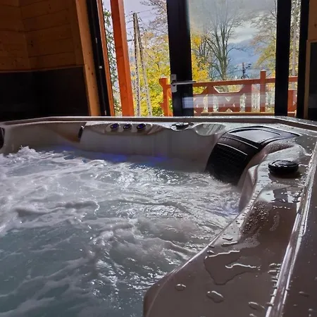 Dom wakacyjny Dom Drewniany Z Sauna I Jacuzzi W Szklarskiej Porebie *